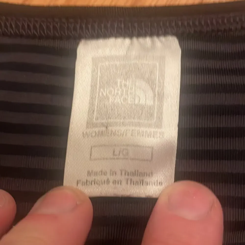 The North Face Black and Gray Striped Athletic Scoop Neck Tee Size Large - Picture 4 of 7